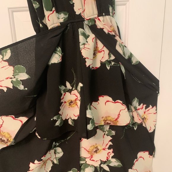 Floral dress w/ shorts under - Picture 2 of 3